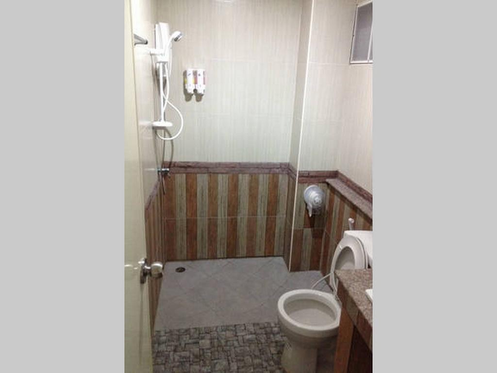 Kanda Guesthouse Si Racha Exterior foto