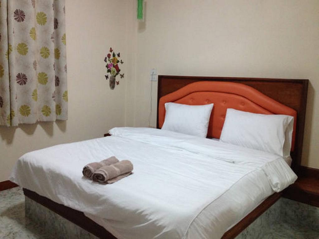 Kanda Guesthouse Si Racha Exterior foto
