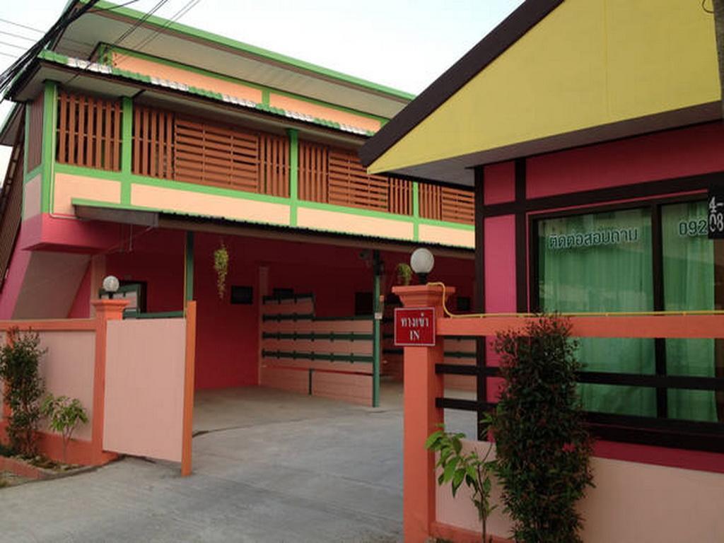 Kanda Guesthouse Si Racha Exterior foto
